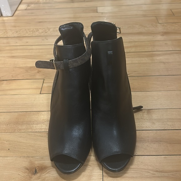 MK high heels excellent condition. Never worn. - Picture 3 of 6